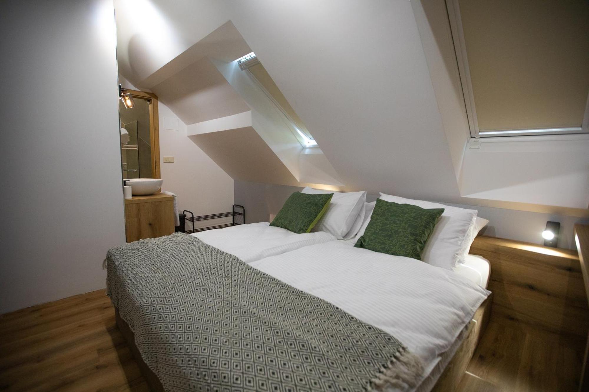 Hisa Trelc- Sobe Hotel Komenda Eksteriør billede