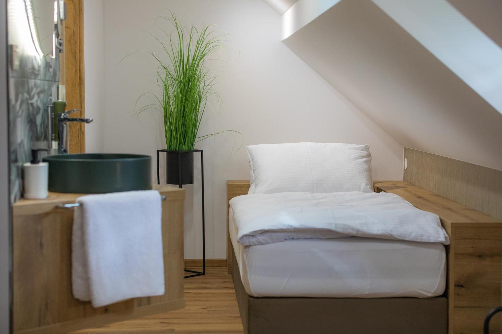 Hisa Trelc- Sobe Hotel Komenda Eksteriør billede